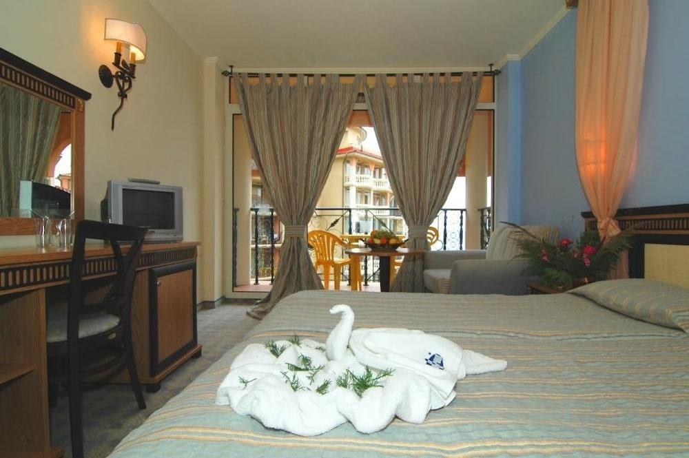 Atrium Beach Hotel Elenite Kültér fotó